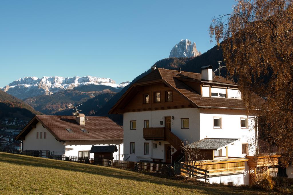 Apartments Rella Moroder Manuela Ortisei Bagian luar foto